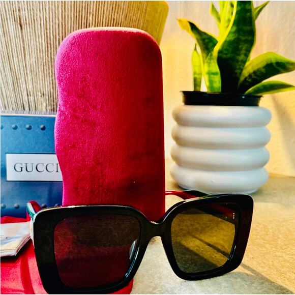 GUCCI Black and Red Sunglasses w/Case & Cards - GG1861S, Authentic, NWOT - Picture 3 of 7